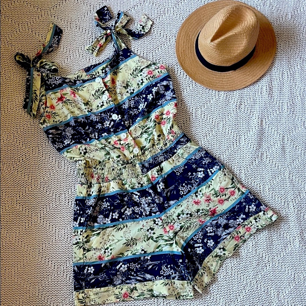 Anise Floral Striped Tie Shoulder Romper Smocked Waist Button Front Medium